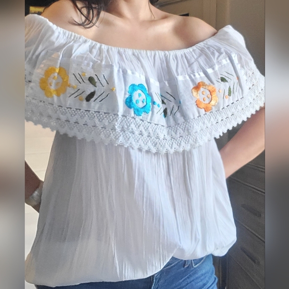 📣2 for $35‼️ Embroidered & Lace White Multi-colored Peasant Top Yellow & Blue - Picture 6 of 6